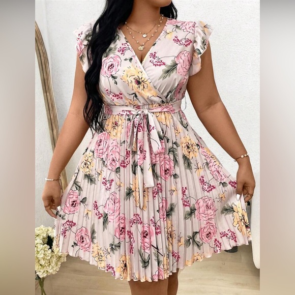 SHEIN Dresses & Skirts - New 💕 Frenchy Women'S Plus Size Floral Print
Knot Design Ruffle Hem Dress